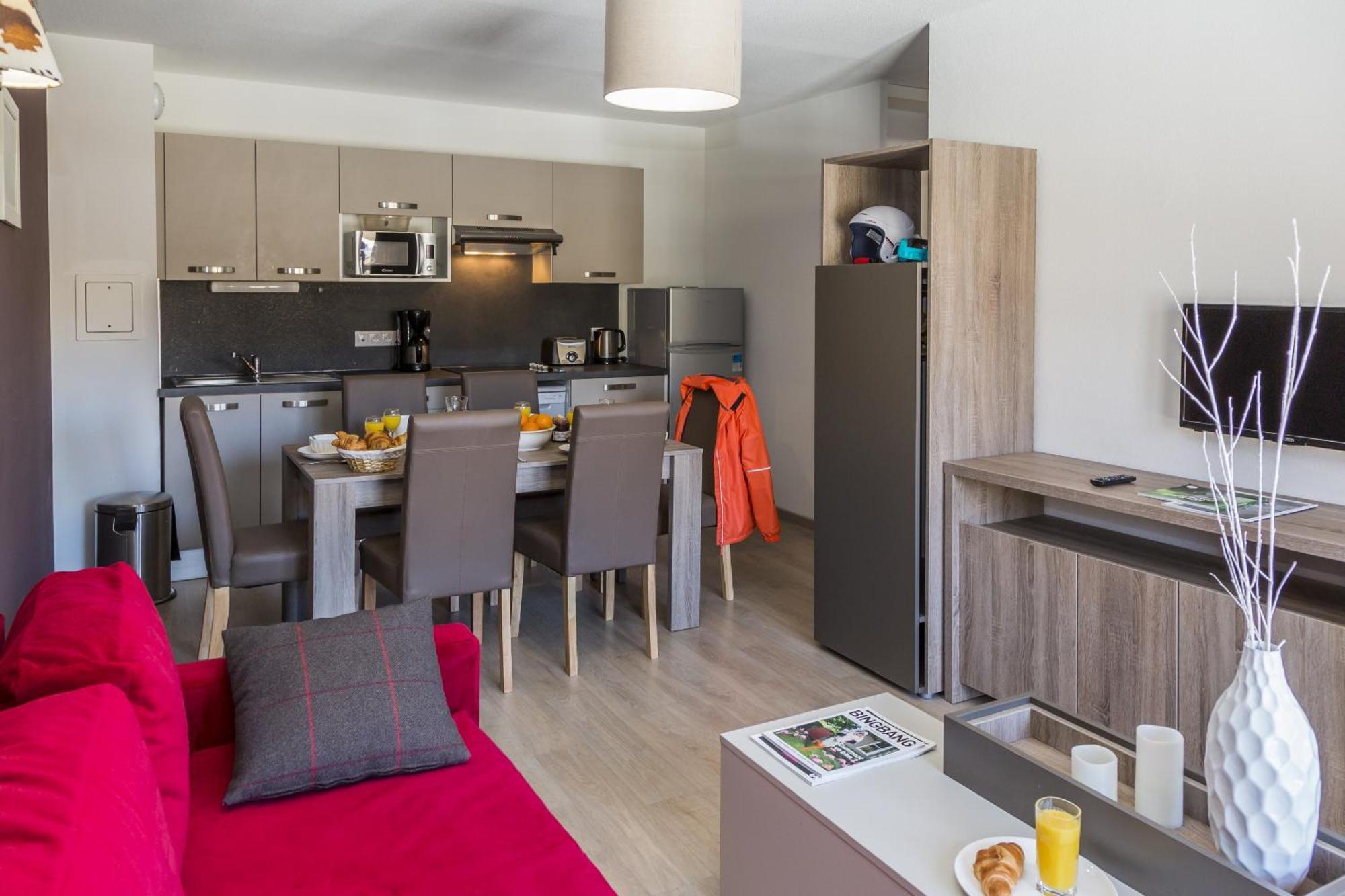Two-Bedroom Apartment,711507169:JPEG